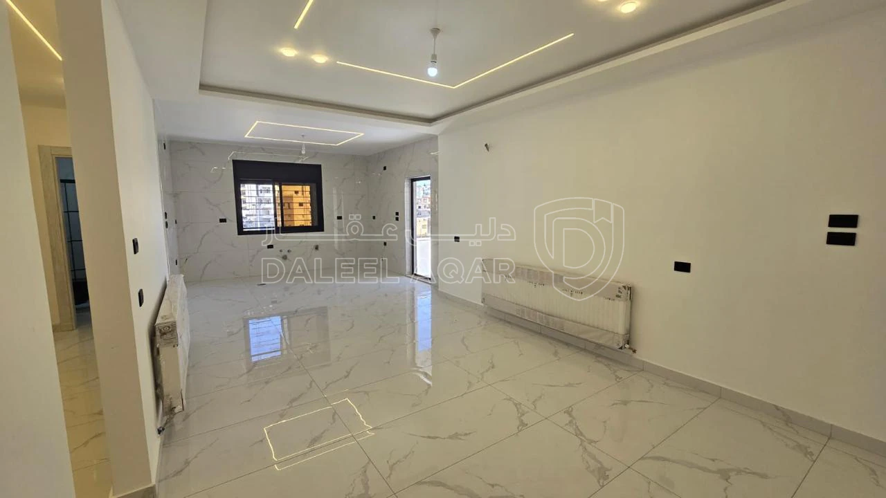 شقة في البنيات - قريب مدارس الحصاد - 93,000 دأ - صورة 1